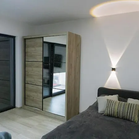 - Seasons In * סקופיה