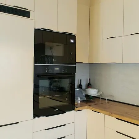 - Seasons In * סקופיה