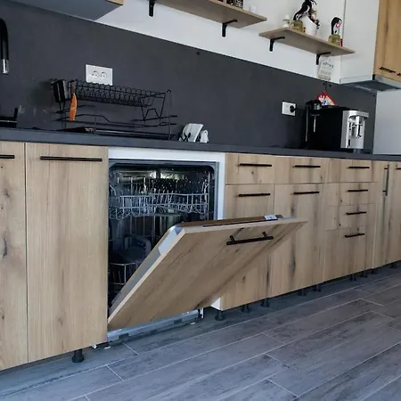 - Seasons In וילה סקופיה