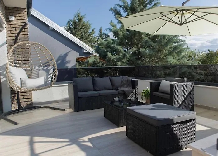 - Seasons In 别墅 斯科普里